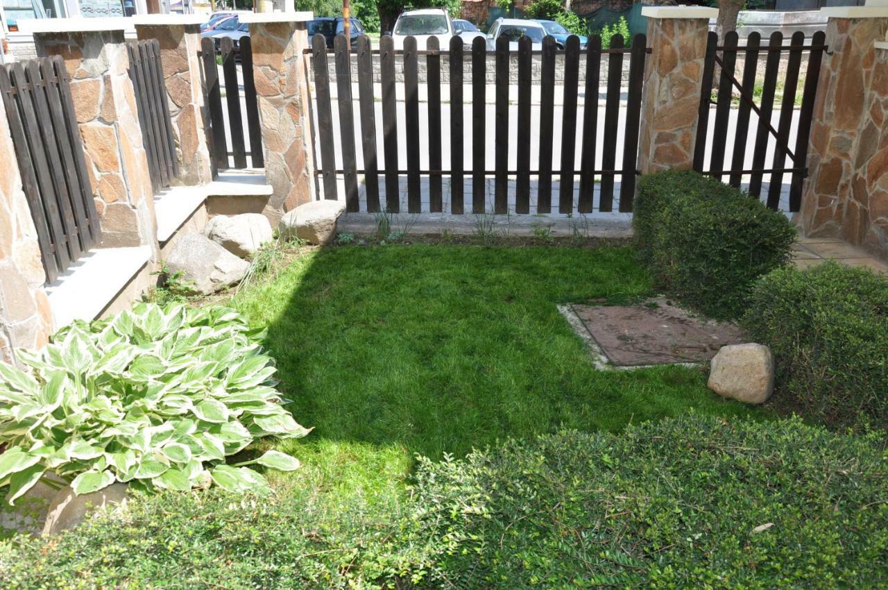 Къща За Гости Ирис Kyustendil Exterior photo